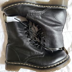 Dr. Martens 1460 Pascal size 7, 38